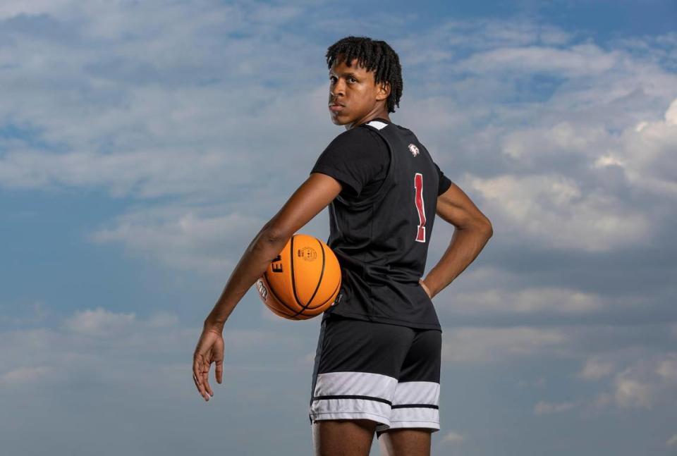 Stoneman Douglas’ Damerius Summers is the Miami Herald’s Class 7A-5A Broward Boys’ Basketball Player of the Year.