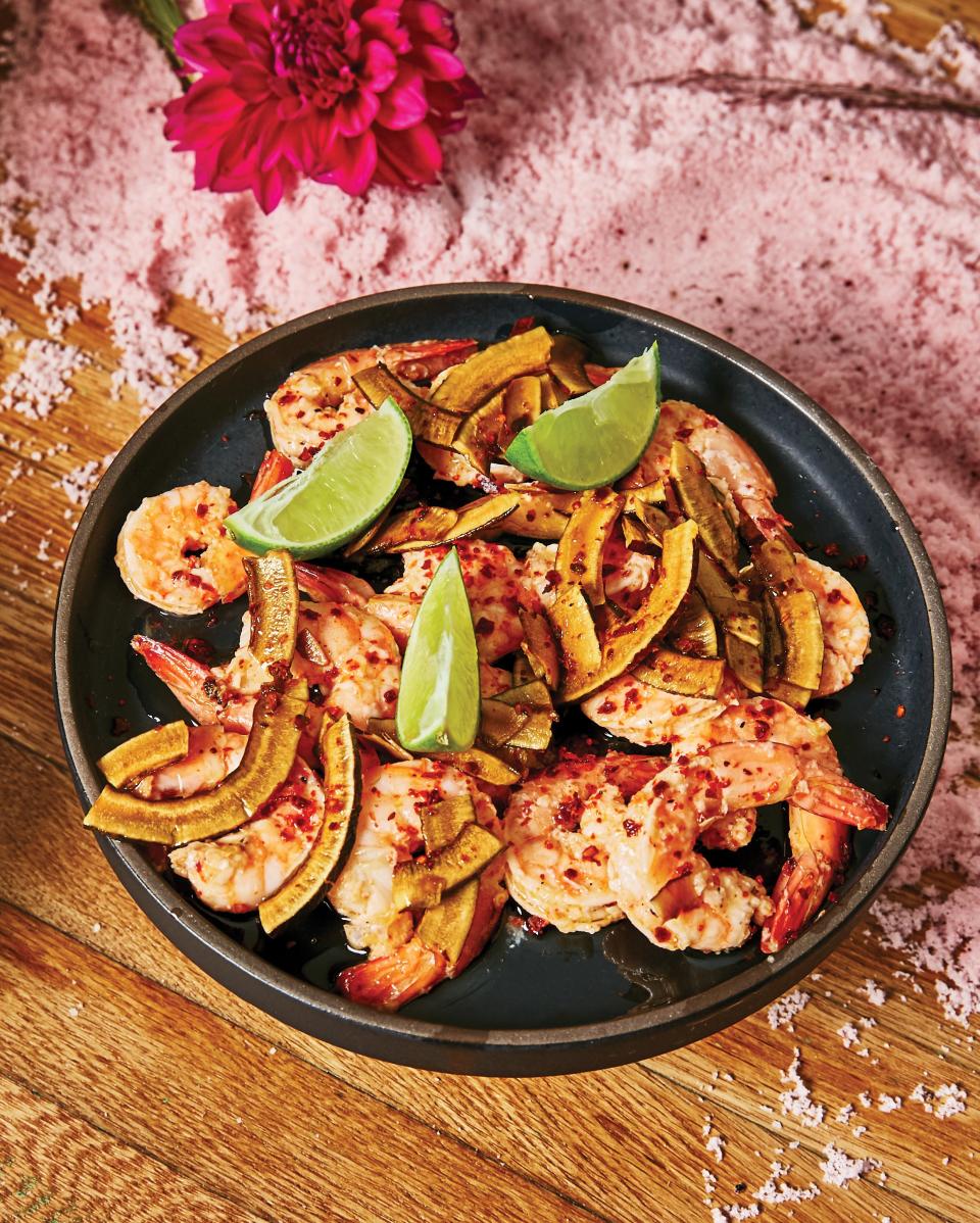 Peppa shrimp with coconut and lime.