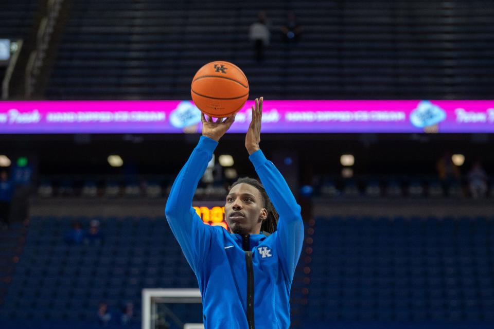 Kentucky Wildcats forward Aaron Bradshaw (2) warms up ahead of their game against the Gonzaga Bulldogs on Saturday, Feb. 10, 2024 at Rupp Arena.