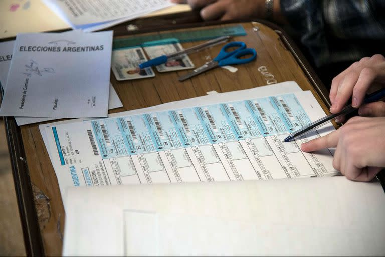 El trayecto del voto hasta llegar a la urna