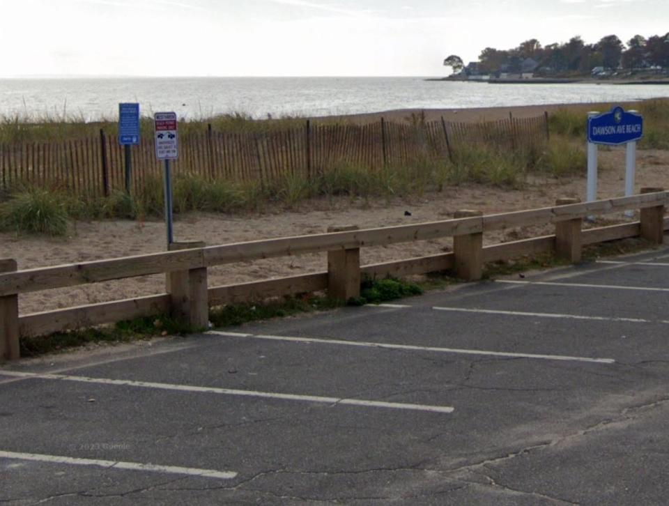 PHOTO: In this screen grab from Google Maps Street View, Dawson Avenue Beach is shown in West Haven, Conn. (Google Maps Street View)