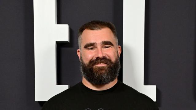 Eagles star Jason Kelce's latest viral outfit, explained