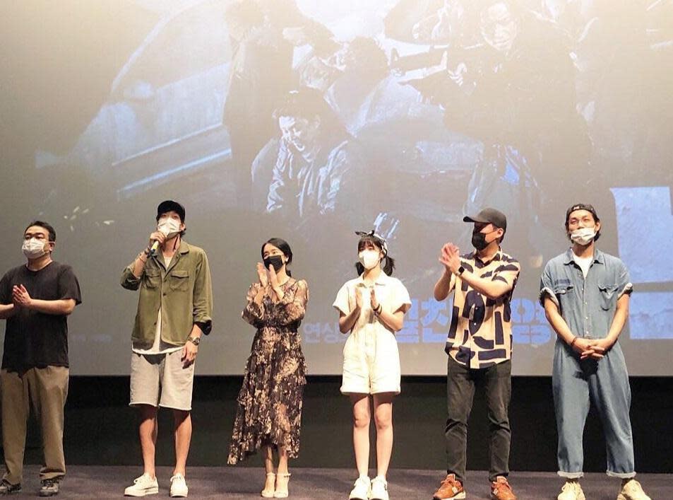 《屍速列車2：感染半島》去年7月上映時韓國疫情趨緩，演員們戴口罩跑宣傳。（翻攝自IG＠itsnew_movie）