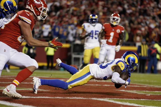 Last-place L.A. Rams suffer another crushing injury; Aaron Donald likely to  miss playing time