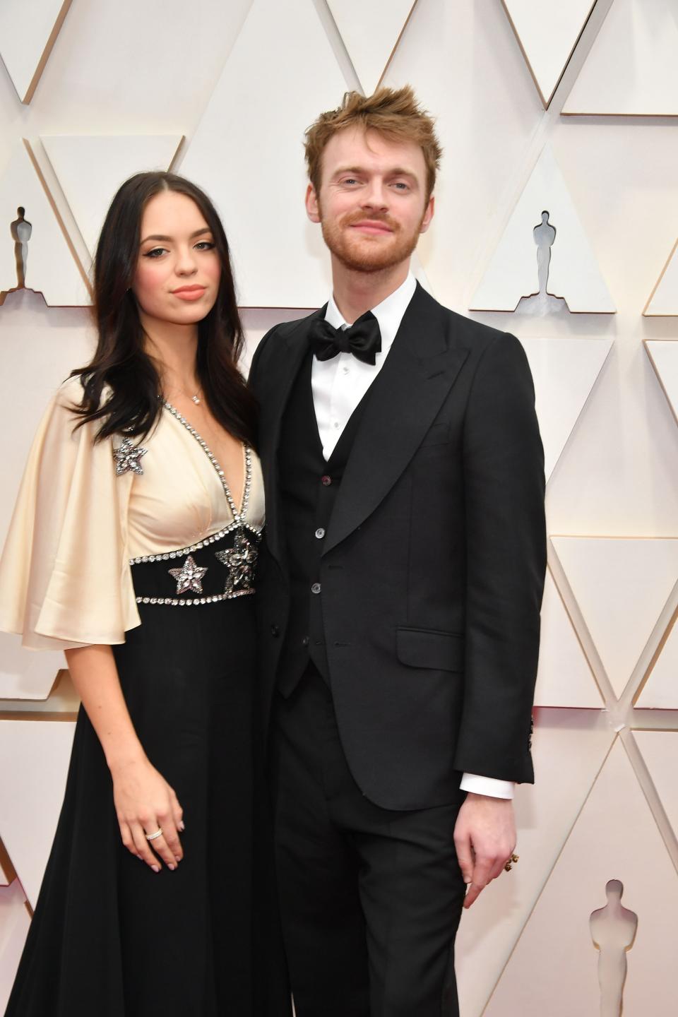 HOLLYWOOD, CALIFORNIA - FEBRUARY 09: Claudia Sulewski and Finneas O'Connell attend the 92nd Annual Academy Awards at Hollywood and Highland on February 09, 2020 in Hollywood, California. (Photo by Amy Sussman/Getty Images)