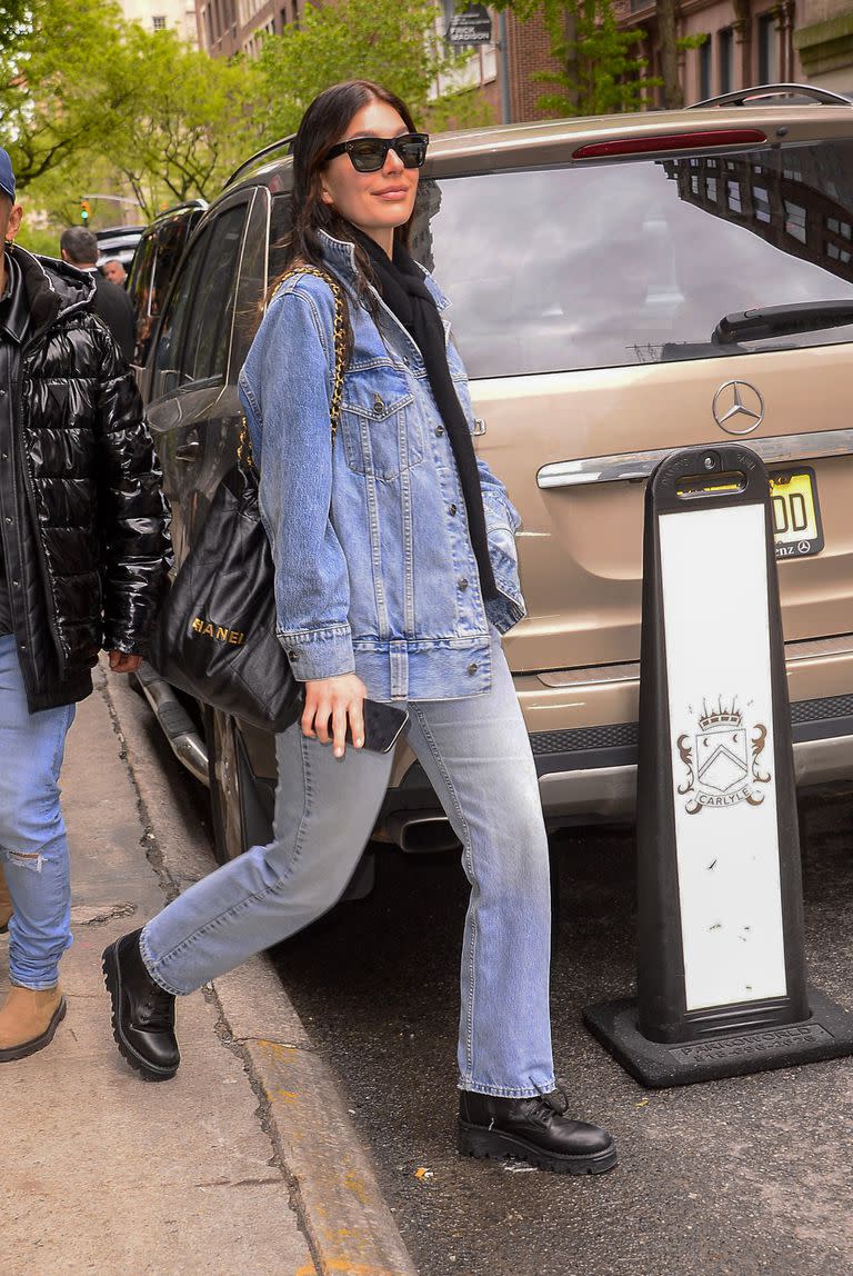 Camila Morrone, radiante por las calles de la ciudad de Nueva York