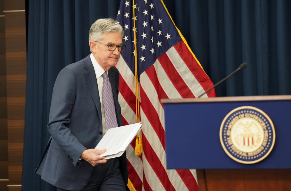 U.S. Federal Reserve Chairman Jerome Powell arrives to speak to reporters after the Federal Reserve cut interest rates in an emergency move designed to shield the world's largest economy from the impact of the coronavirus, during a news conference in Washington, U.S., March 3, 2020. REUTERS/Kevin Lamarque