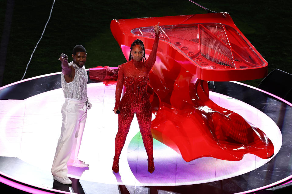 Usher and Alicia Keys onstage during the Apple Music Super Bowl LVIII Halftime Show (Getty Images)