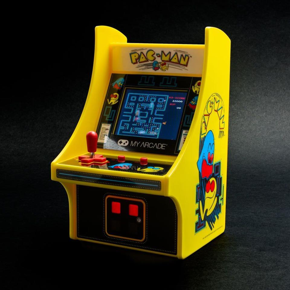 5) Pac-Man mini arcade game