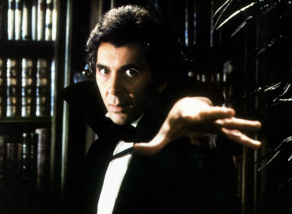 FRANK LANGELLA, DRACULA, 1979,