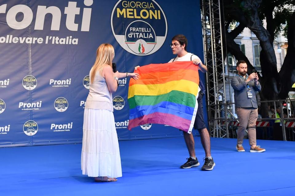 <div class="inline-image__caption"><p>Giorgia Meloni argues on stage with an activist holding a peace flag during the election rally on September 02, 2022 in Cagliari, Italy.</p></div> <div class="inline-image__credit">Emanuele Perrone/Getty</div>