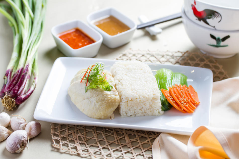 Singapore chicken rice served with Taiwan cabbage and chilli sauce