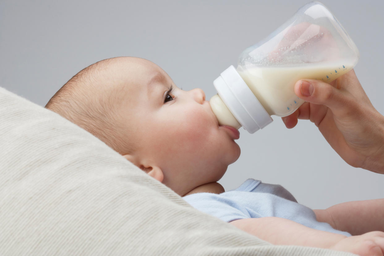 Bottle-fed babies are more likely to be obese, new research reveals [Photo: Getty]