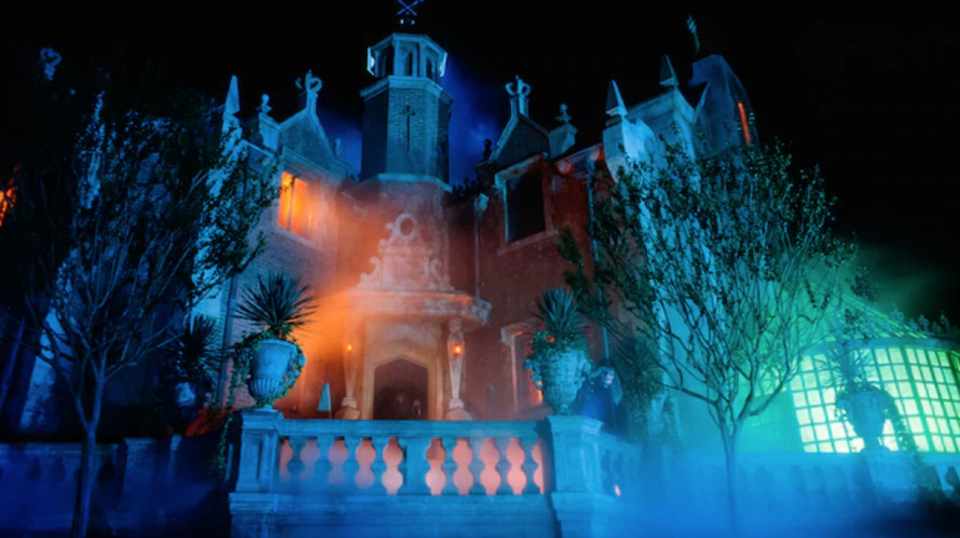 4) The Haunted Mansion opened at Magic Kingdom Park on October 1, 1971.