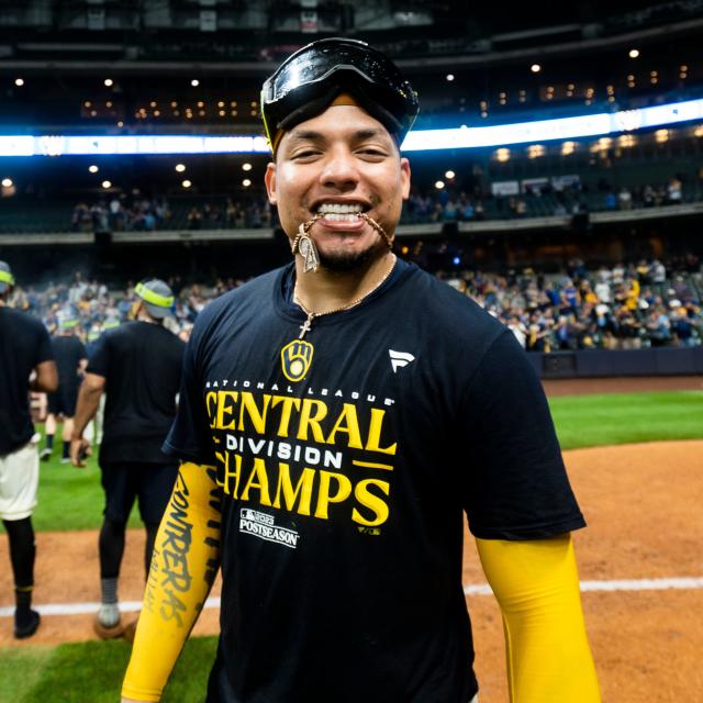 Catcher William Contreras is named Brewers' MVP and top newcomer for 2023