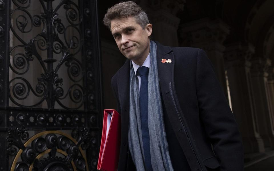 Gavin Williamson is understood to be pushing for schools to remain open - Simon Dawson/Bloomberg