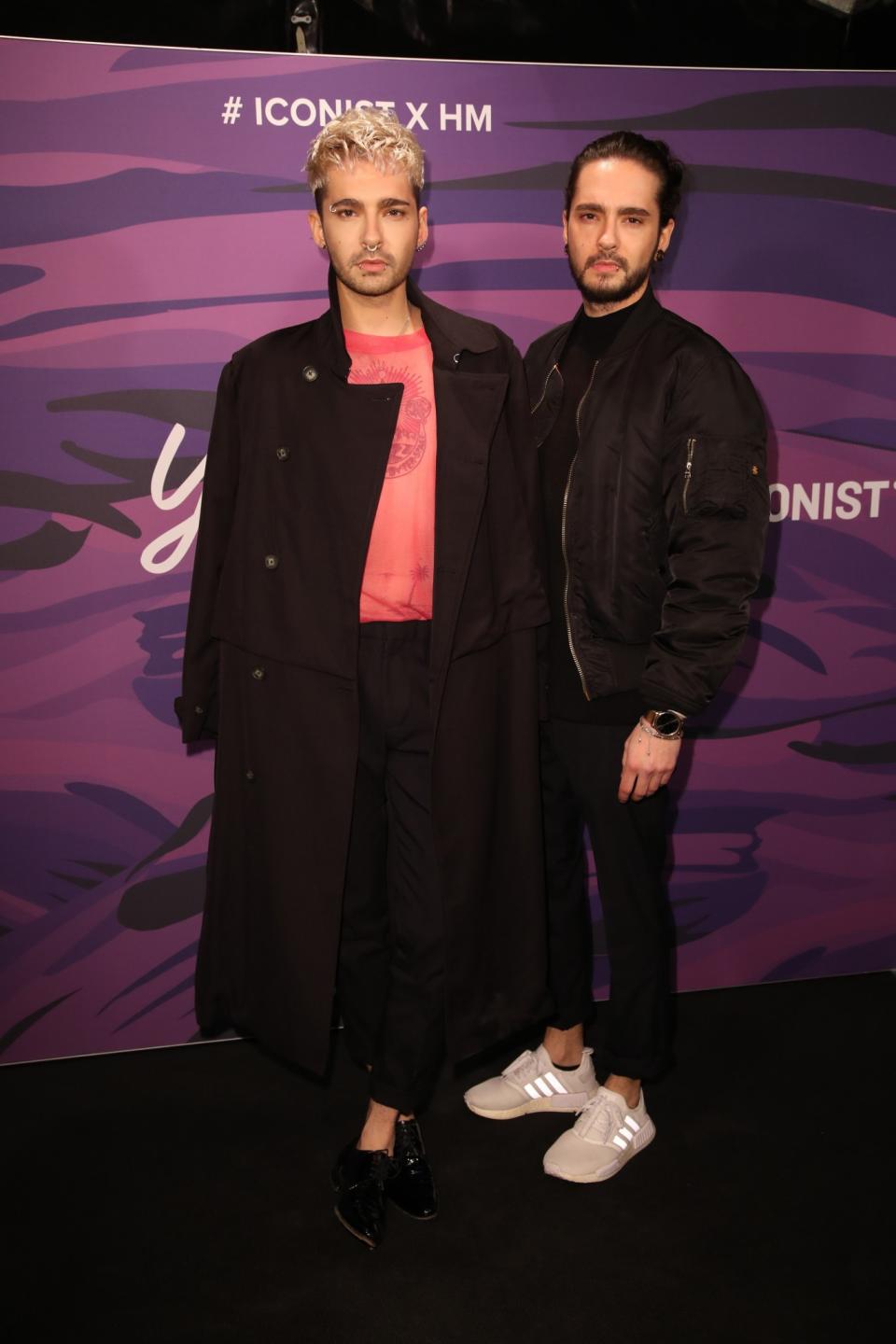 <p>Fashion-Twins! “Tokio Hotel” proben zur Zeit in Berlin für ihre kommende Tour und nutzen die zahlreichen Berlinale-Partys für die Promo ihres in zwei Wochen erscheinenden Albums. Bill und Tom Kaulitz kamen zur den Young ICONs Awards gewohnt lässig. Mit cooler Bomberjacke und angesagtem Man Bun wird Tom seinem Zwillingsbruder auch im Style immer ähnlicher. </p>