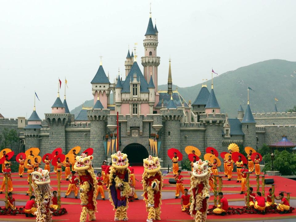 hong kong disney castle