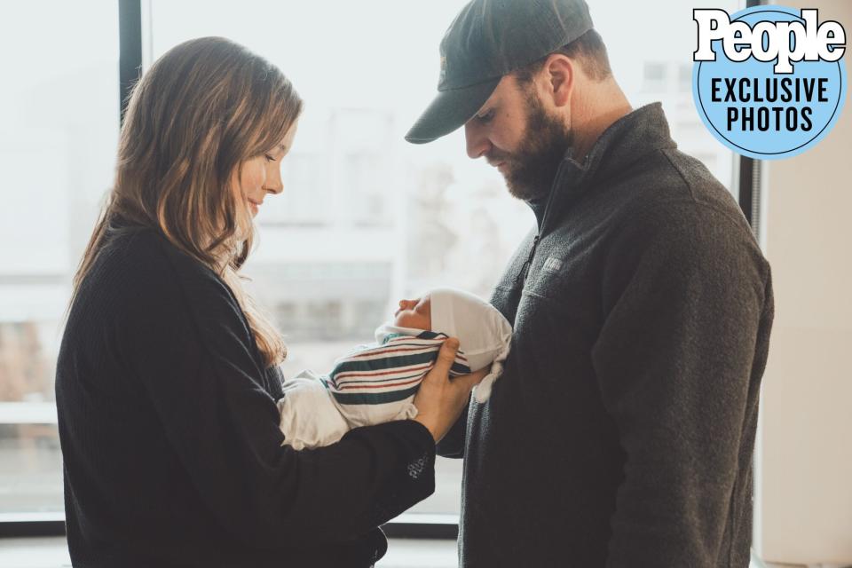 it’s a BOY for Drake White and his wife Alex. Photo Credit: Zack Knudsen