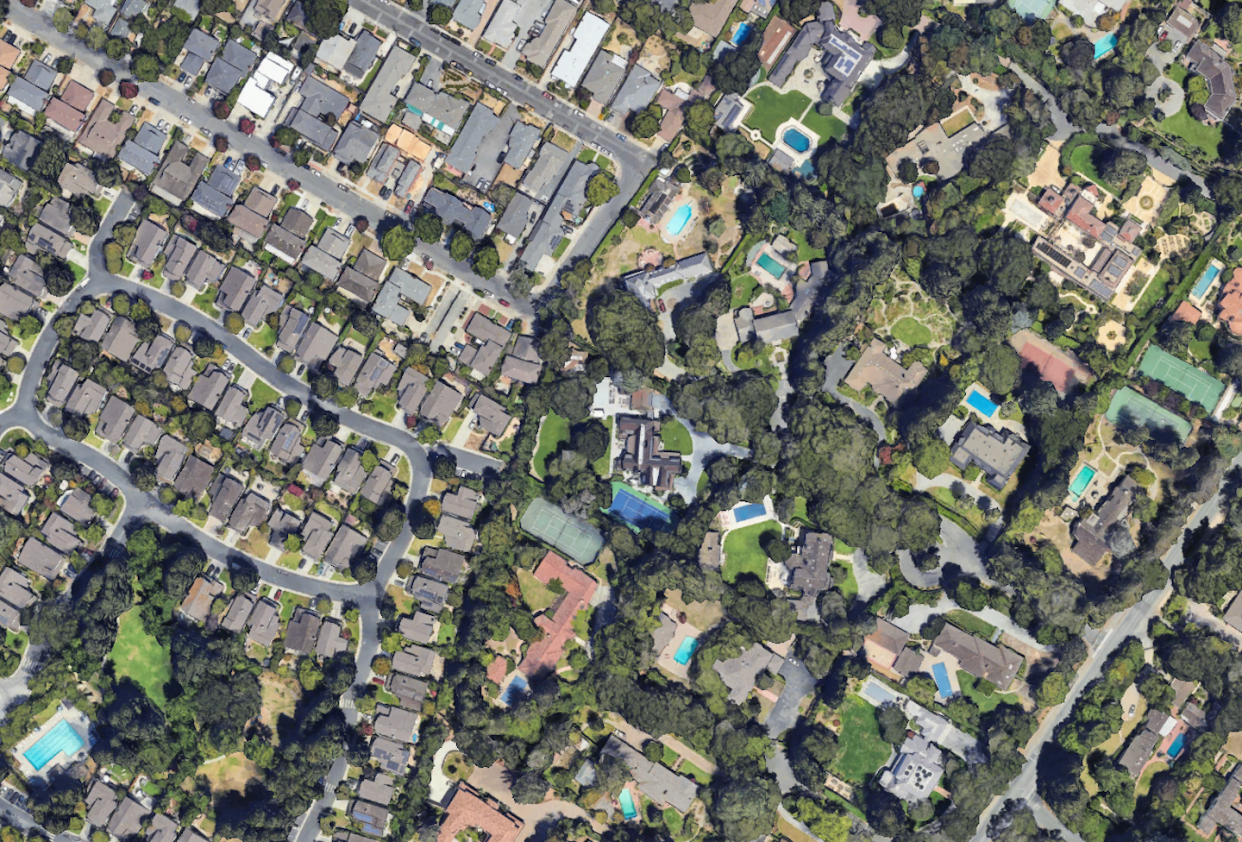 The line between Atherton, Calif., (right) and its neighbor is obvious in property sizes. <a href="https://earth.google.com/" rel="nofollow noopener" target="_blank" data-ylk="slk:Google Earth;elm:context_link;itc:0;sec:content-canvas" class="link ">Google Earth</a>