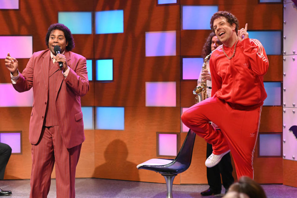 Jason Sudeikis and Kenan Thompson in "What's Up With That"