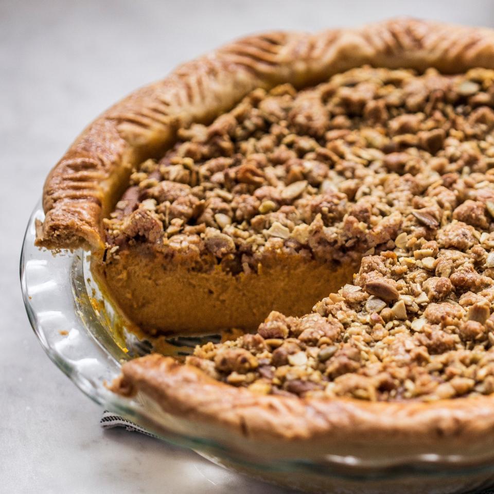 Spiced Kabocha Squash Pie with Pumpkin-Seed Crumble