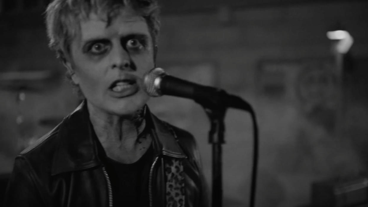  Billie Joe Armstrong as a zombie. 