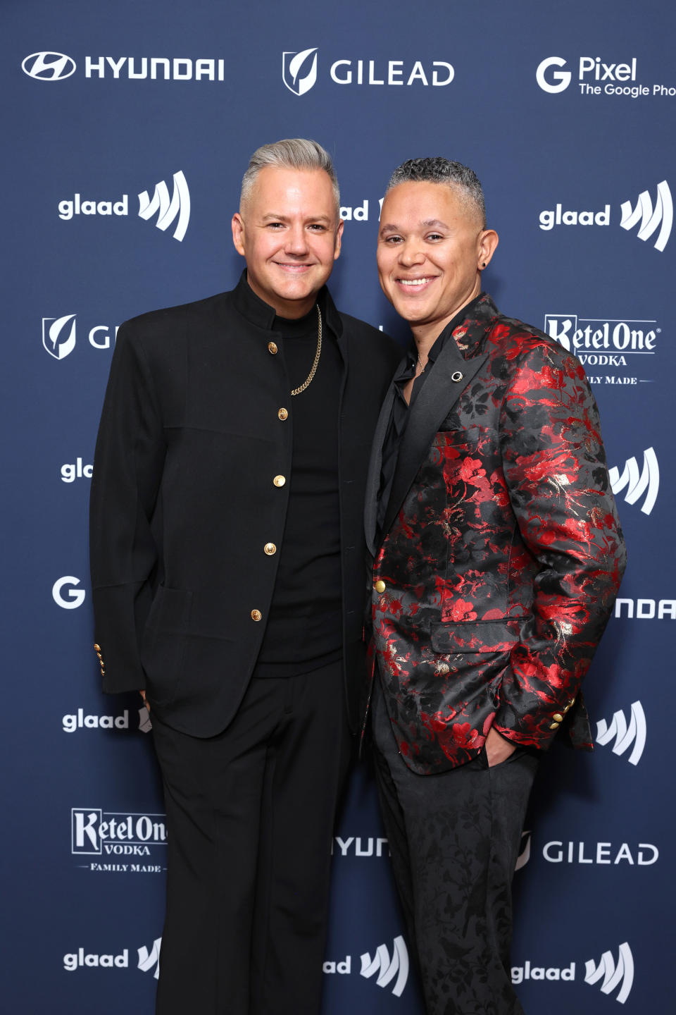 Ross Mathews and Wellinthon García