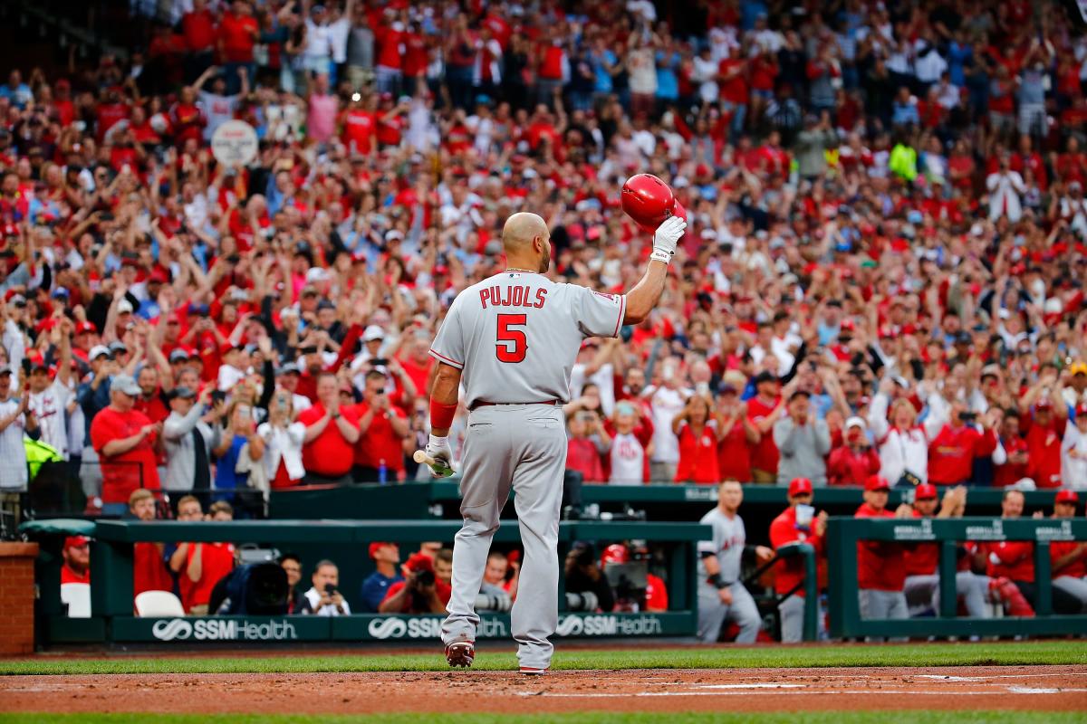 Pujols welcomed by thousands of Angels fans