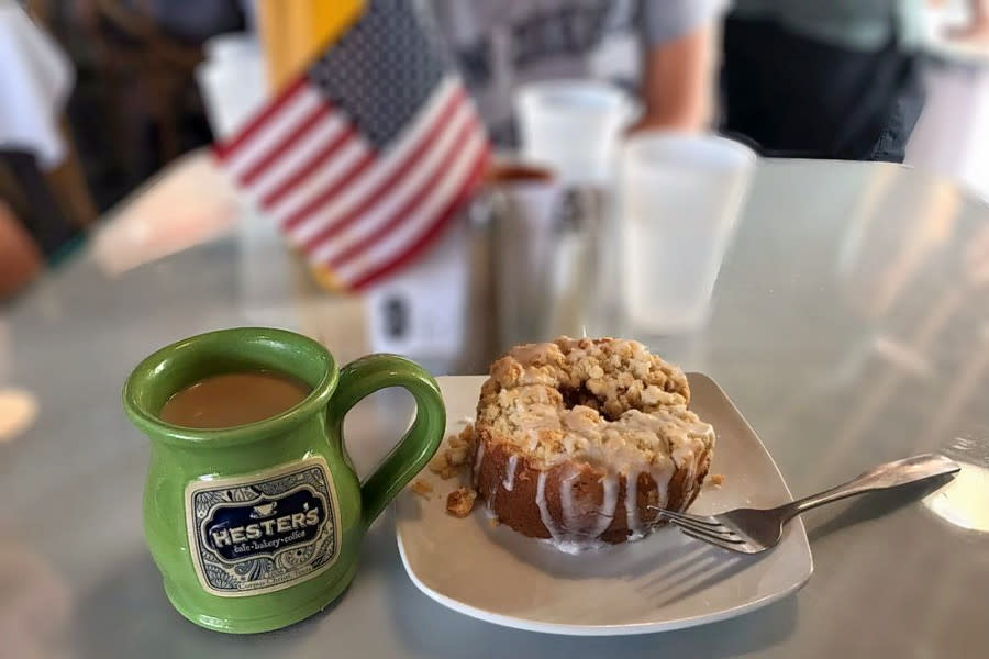 <b>Photo: Stephanie S./<a href="https://yelp.com/biz_photos/hesters-cafe-and-coffee-bar-six-points-corpus-christi?utm_campaign=f3cf038d-8723-4630-9c8e-b4852bc1052f%2Cdb6ad357-538c-4e56-af60-d41101bc5c7c&utm_medium=81024472-a80c-4266-a0e5-a3bf8775daa7" rel="nofollow noopener" target="_blank" data-ylk="slk:Yelp;elm:context_link;itc:0;sec:content-canvas" class="link ">Yelp</a></b>