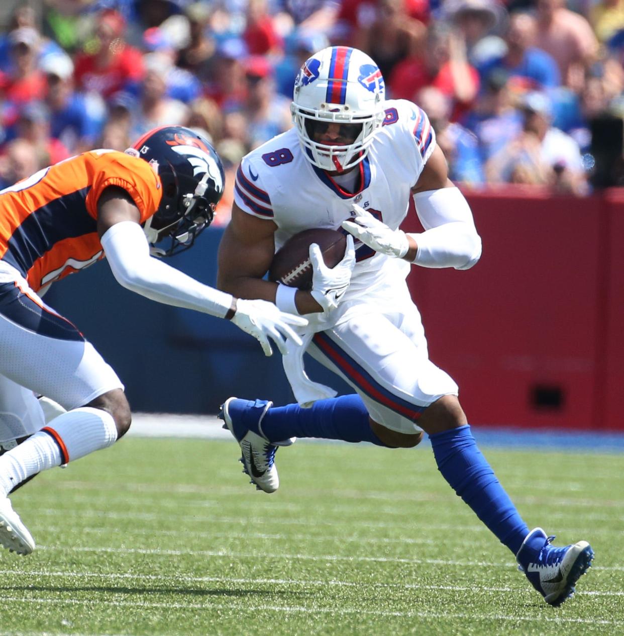 Bills tight end O.J. Howard runs for yards after the catch during the Bills preseason game against Denver Saturday, Aug. 20, 2022 at Highmark Stadium.  Buffalo won the game 42-15.