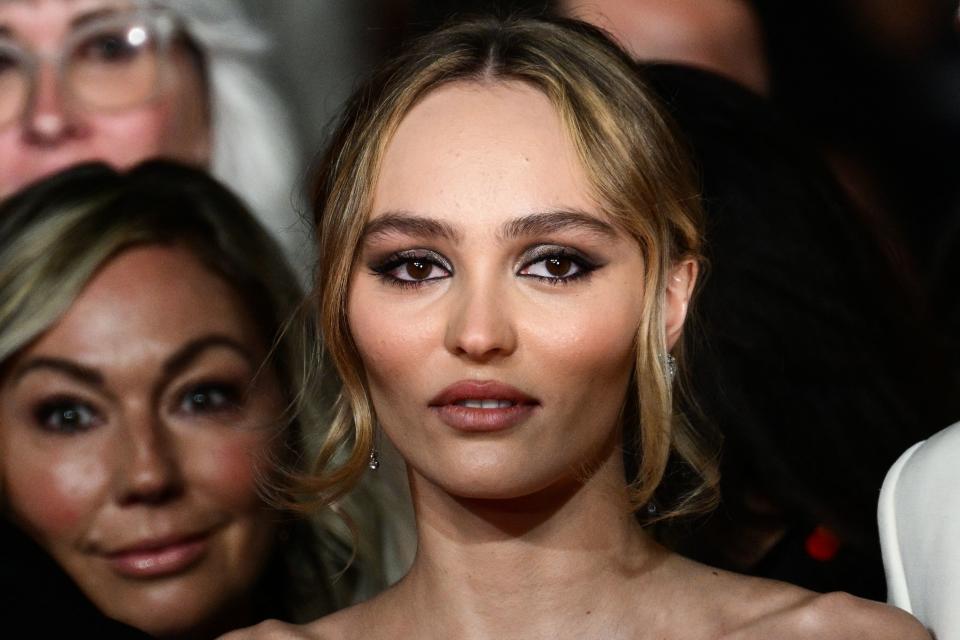 La actriz francesa Lily-Rose Depp llega para la proyección de la película 