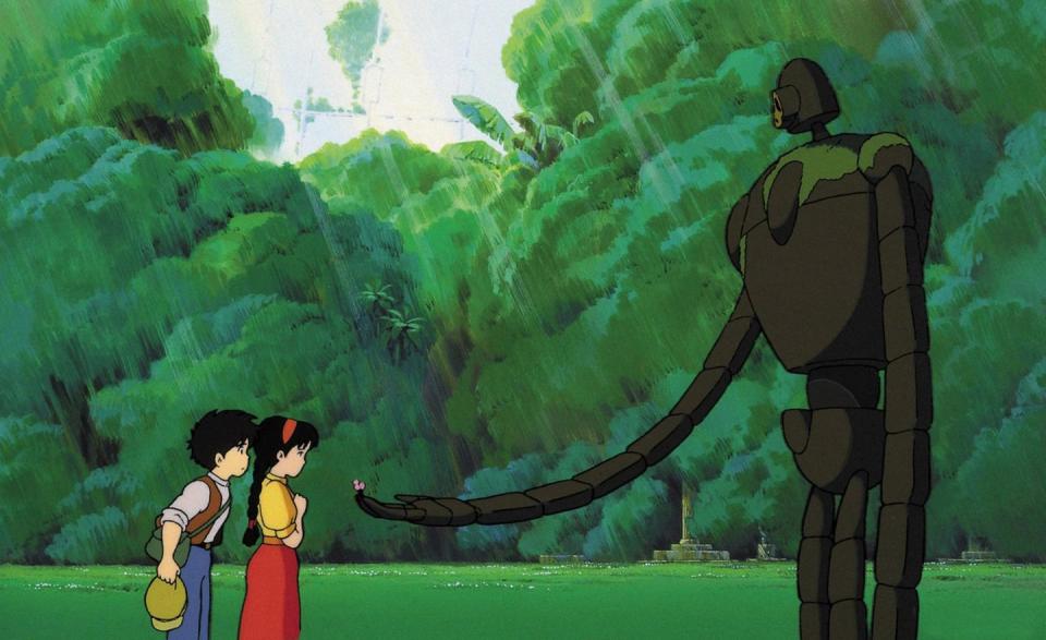 <p>Fue el primer largometraje de Studio Ghibli, y uno de los pocos que se estrenó en los Estados Unidos. Las historias más profundas de Miyakaki están aún por llegar a esta lista, pero los combates aéreos de esta película siguen siendo maravillosos. Tiene un valor simbólico, ya que introduce a los occidentales en las glorias del anime dos años antes de que <em>Akira </em>abriera la puerta definitivamente.</p>