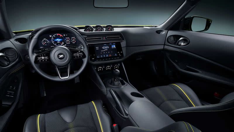 Nissan Z Proto原型車的內裝採用12.3吋數位儀表板、9吋中控螢幕。（圖／翻攝自Nissan官網）