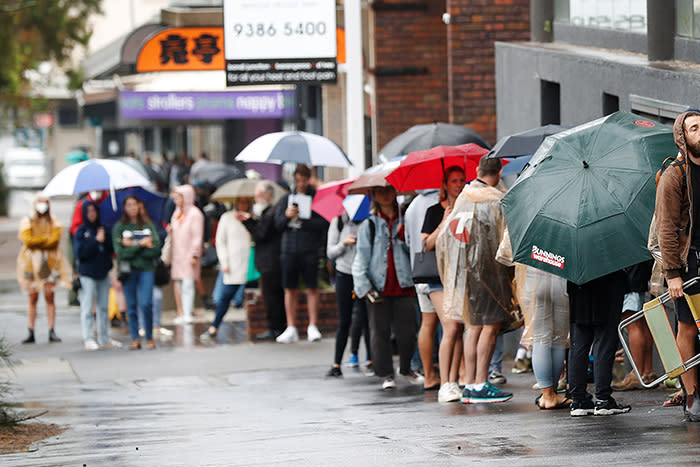 Thousands of people lining up at Centrelink following coronavirus outbreak