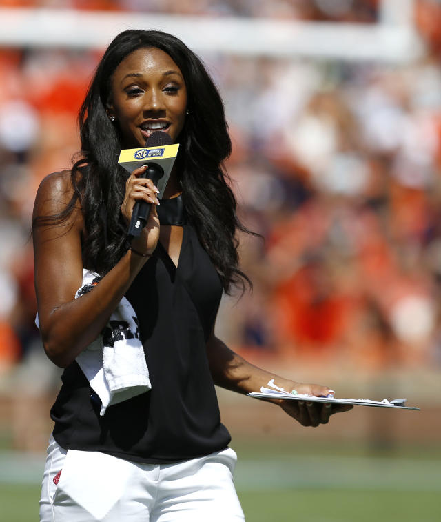 NBC Sports 'Sunday Night Football' host Maria Taylor in images