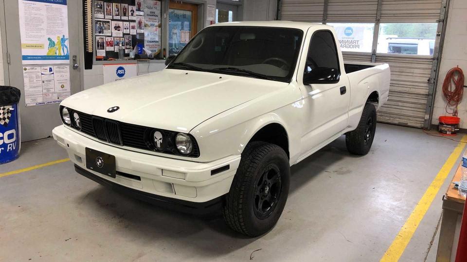 不是愚人節把戲喔！真實存在的 「Toyota Tacoma x BMW E30 融合貨卡」
