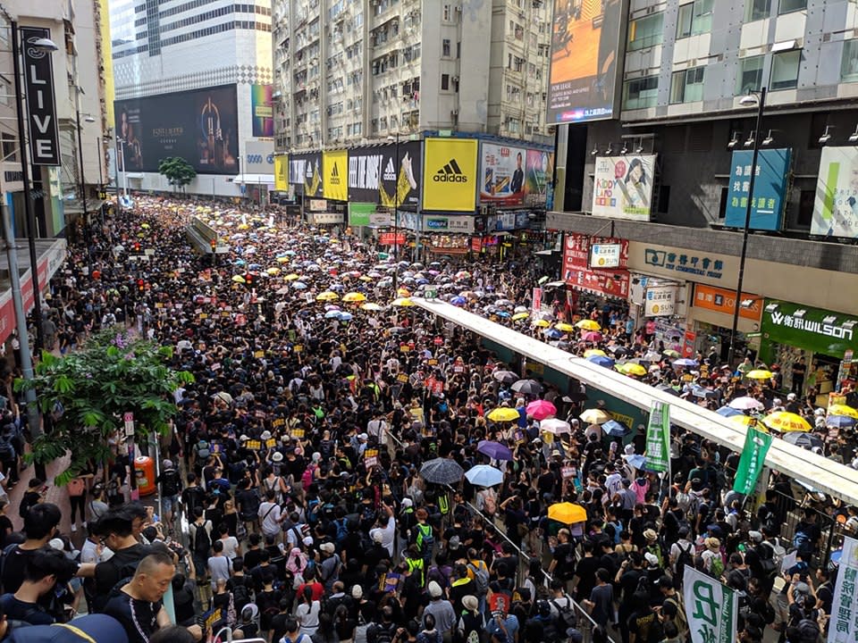 香港反送中抗爭持續混亂，顏擇雅發表對路透社一篇報導的看法，評論現今香港「是不是正在黎巴嫩化？」   圖：翻攝自香港民間人權陣線臉書