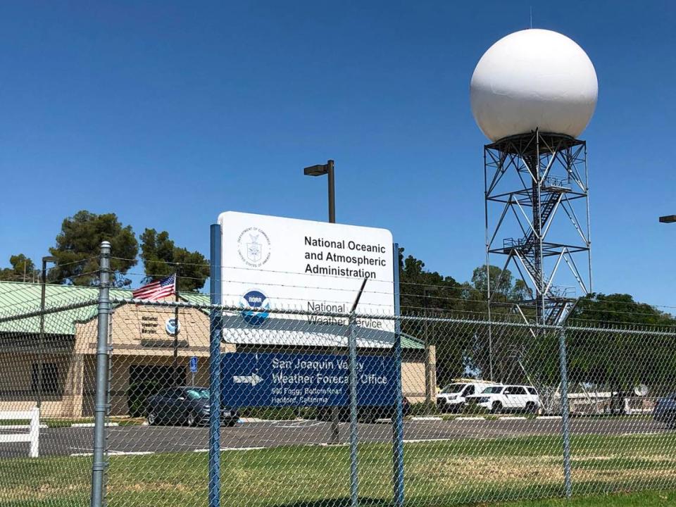 Instalaciones del Servicio Meteorológico Nacional (NWS) en Hanford, el domingo 25 de junio de 2023.