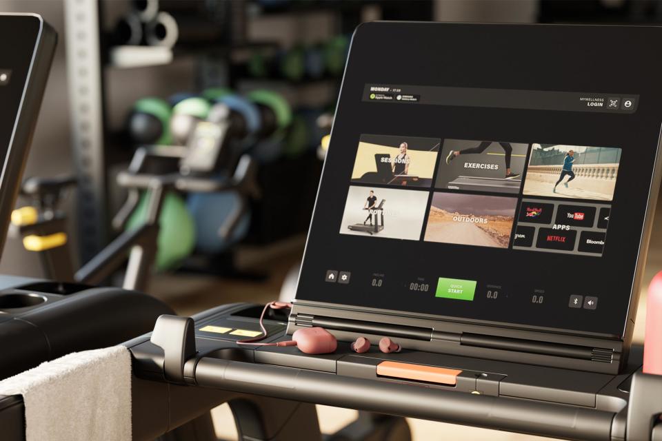 Jabra Elite 8 Active can stream sound from cardio equipment thanks to its LE Audio-equipped case. 