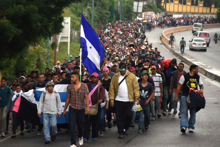 A "caravan" of Honduran migrants crossing into Guatemala on their march to the United States, on October 17, 2018