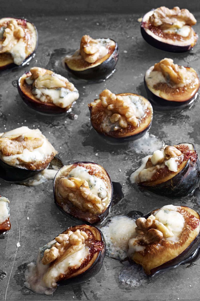 christmas appetizers figs with walnuts and gorgonzola