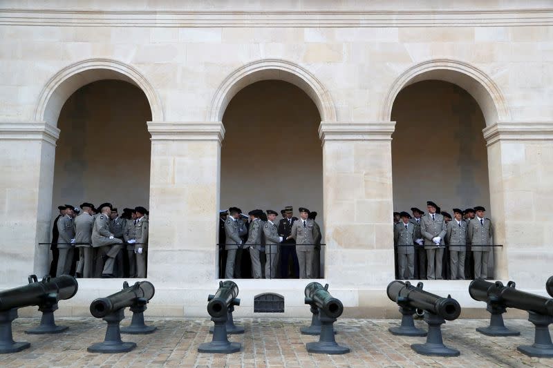 National ceremony in Paris to pay respect to the thirteen French soldiers killed in Mali