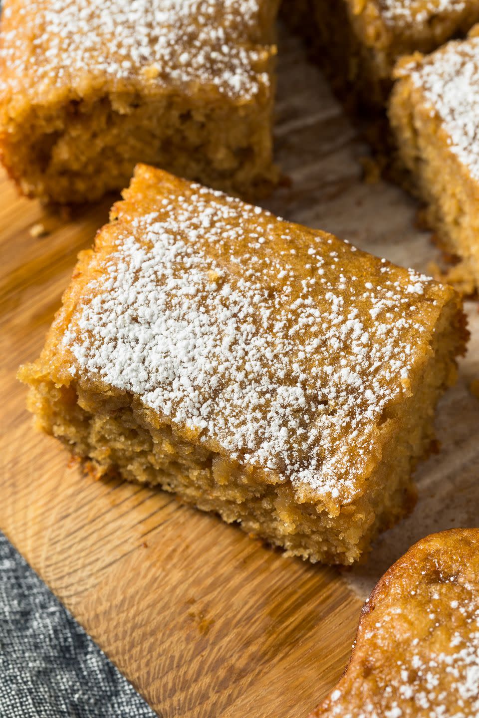 Slow Cooker Applesauce Spice Cake