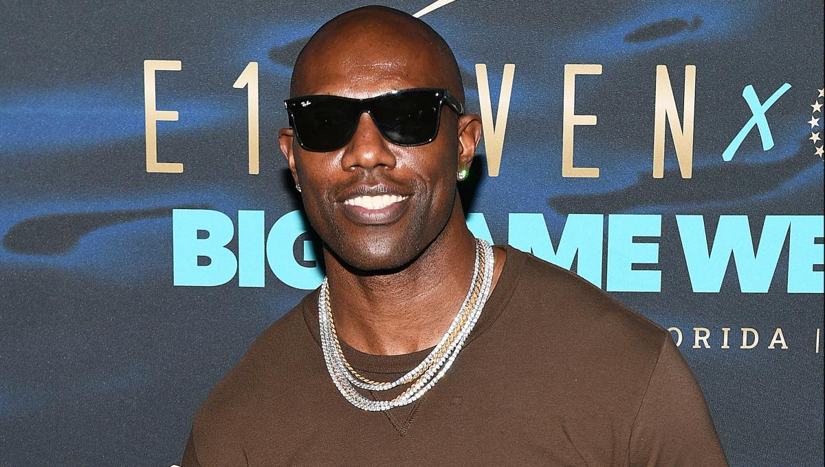 Terrell Owens Confronts Racist White Woman In Viral Video