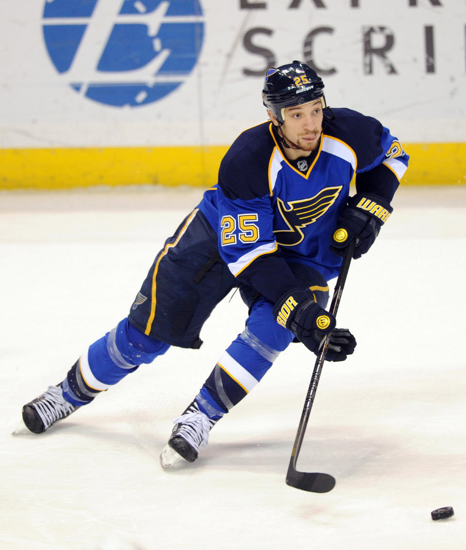 FILE i In this Jan. 2, 2014, file photo, St. Louis Blues' Chris Stewart (25) skates against the Los Angeles Kings in an NHL hockey game in St. Louis. The Buffalo Sabres traded star goalie Ryan Miller and captain Steve Ott to the Blues on Friday, Feb. 28, 2014, for goalie Jaroslav Halak, Stewart, prospect William Carrier, a 2015 first-round pick and a 2016 third-round pick. (AP Photo/Bill Boyce, File)