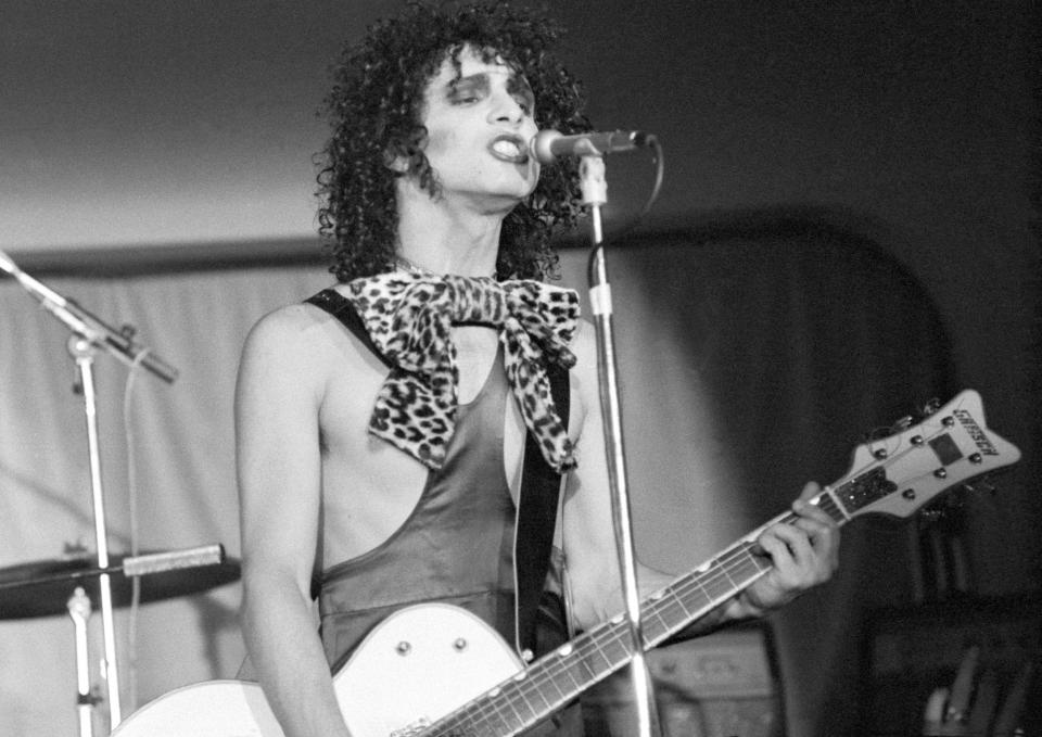 Sylvain performing with the Dolls in the Rainbow Room at the fashion store Biba in Kensington in 1973 - Ian Dickson/Redferns