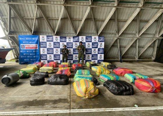 The packages containing more than 700 kilograms of drugs. / Credit: Colombia Ministry of National Defense