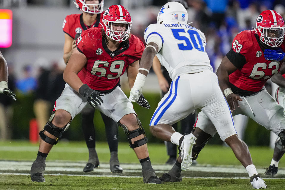 Georgia Bulldogs offensive lineman Tate Ratledge (69) is returning for the 2024 college football season. Dale Zanine-USA TODAY Sports