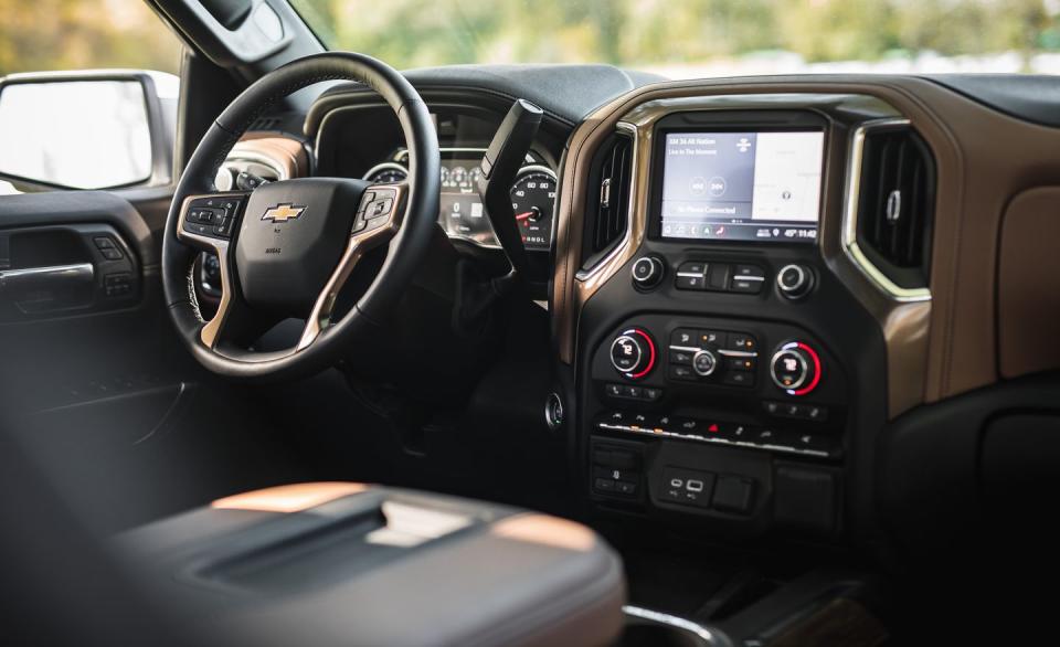 The Chevrolet Silverado 1500 6.2L Packs a Big Engine in a Big Truck